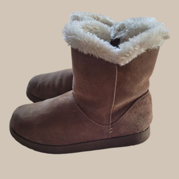 WOMEN'S UNIVERSAL THREAD SHEARLING STYLE BOOTS W/SUEDE & FAUX FUR LINING SZ. 7 - Picture 2 of 6